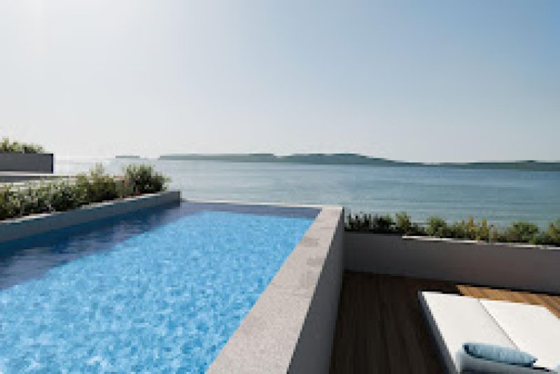 W Costa Navarino